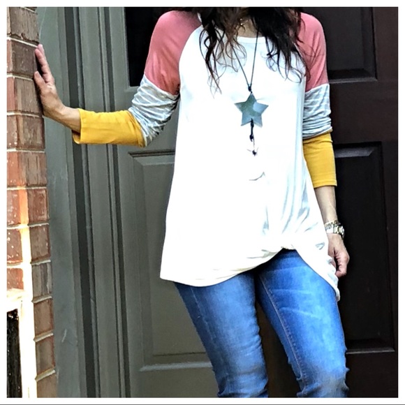 ✨LAST ONE✨Twist front color block top - Picture 2 of 8